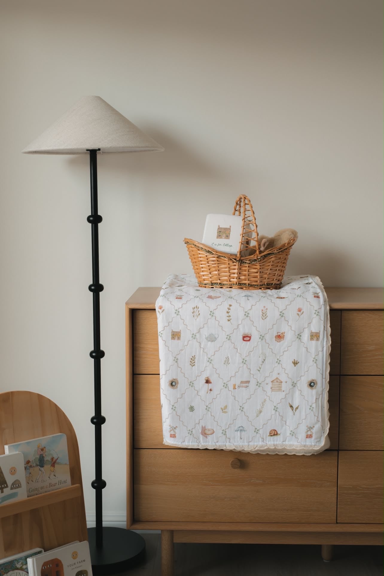 Cottage Picnic Fur Lined Cot Blanket
